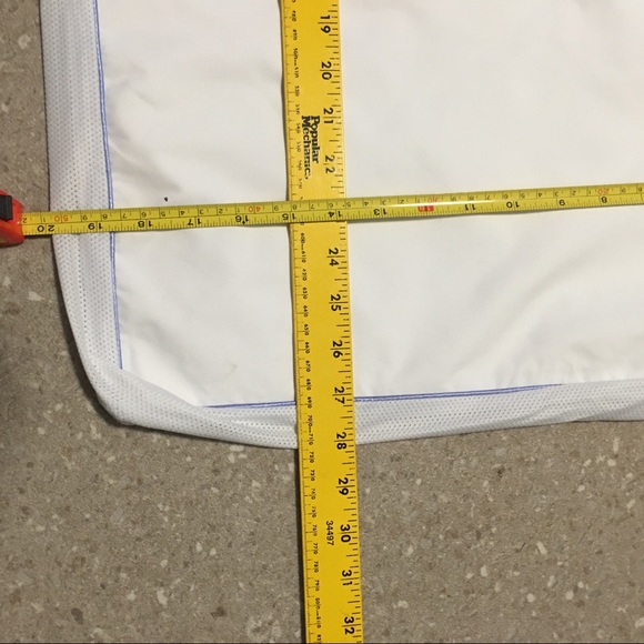 Pillow protector mainstays standard queen zips New or Like new - Picture 5 of 9